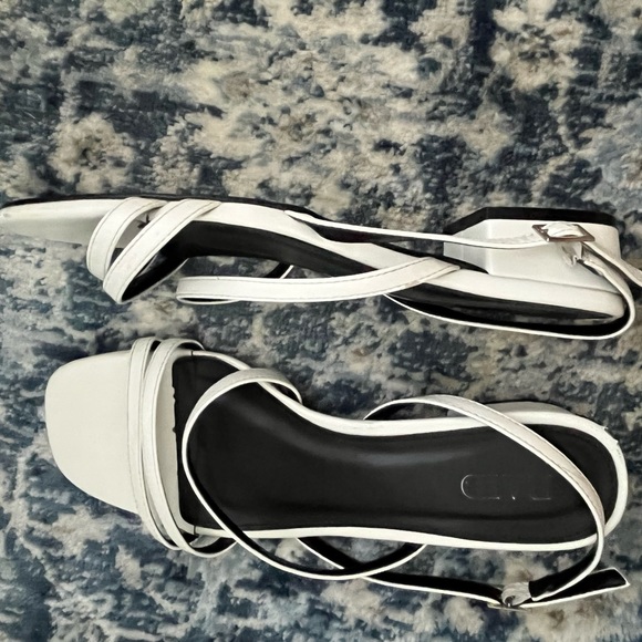 Sandals - Picture 3 of 3